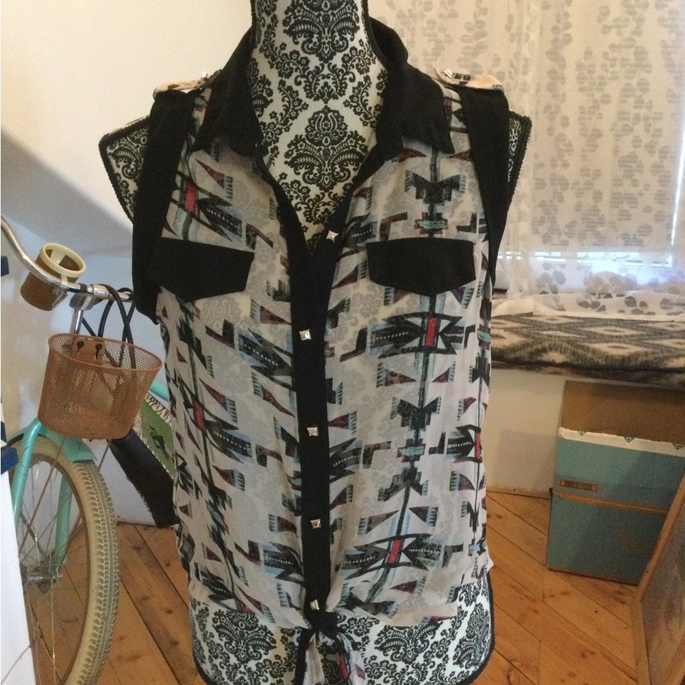 Aztec Print Sleeveless Blouse